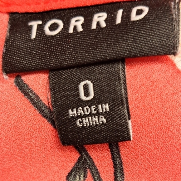 Torrid Coral Floral Sleeveless Blouse  Size 0 - Picture 9 of 13